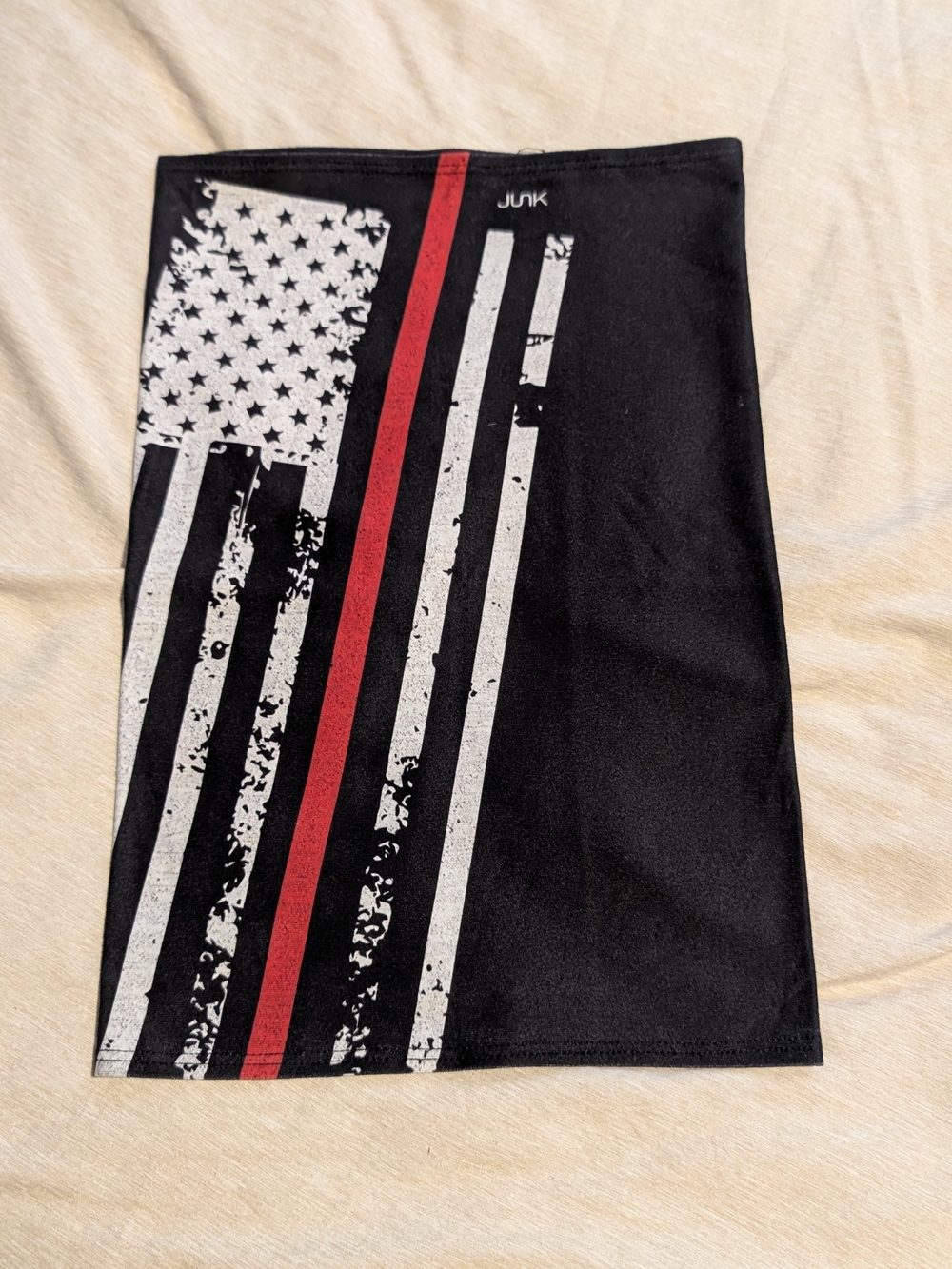 Junk Black Neck Gator with a Thin Red Line
